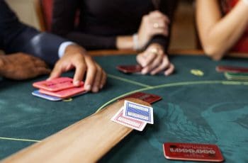 Nắm chắc luật chơi Baccarat để dành chiến thắng