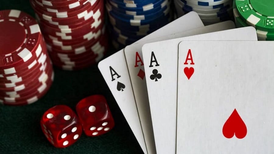 Uu diem cua poker online ma ban nen biet Hinh 1