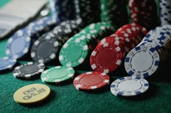 Những vấn đề xoay quanh trò chơi Poker online là gì?