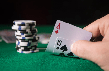 Chia sẻ mẹo hay chiến thắng Poker trực tuyến