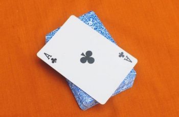 Hỏi nhanh đáp lẹ thắc mắc trong Poker trực tuyến