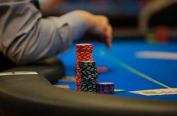 Cách xây dựng bài khi chơi Poker và kỹ năng hợp bài trong game trò chơi này