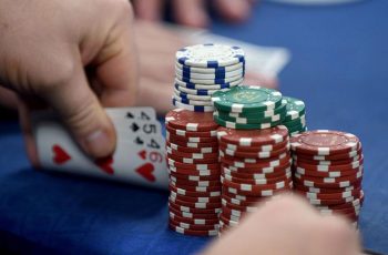 Sự sợ hãi ảnh hưởng thế nào với Poker online