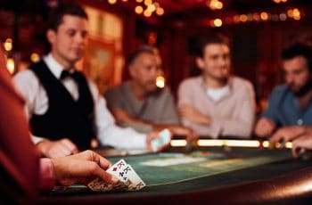 Một vài bí quyết chơi Blackjack hay cho người mới tham gia