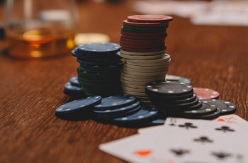 Thứ tự các nước đi trong game bài cá cược Poker