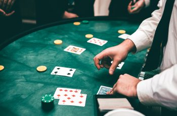 Chơi Poker chưa bao giờ lỗ vốn với bí quyết đỉnh cao sau